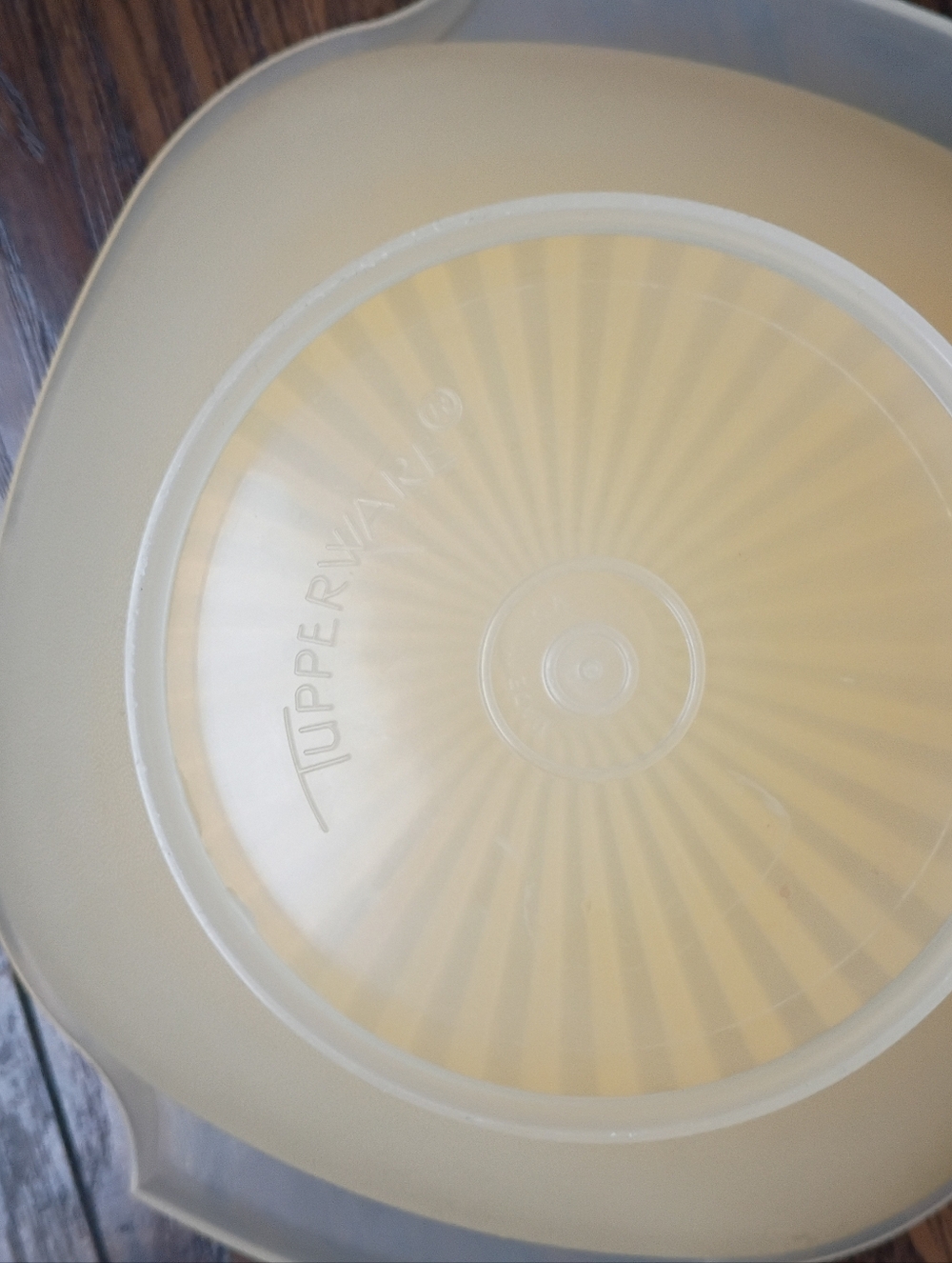 Vintage Yellow Tupperware Container - Picture 3 of 4